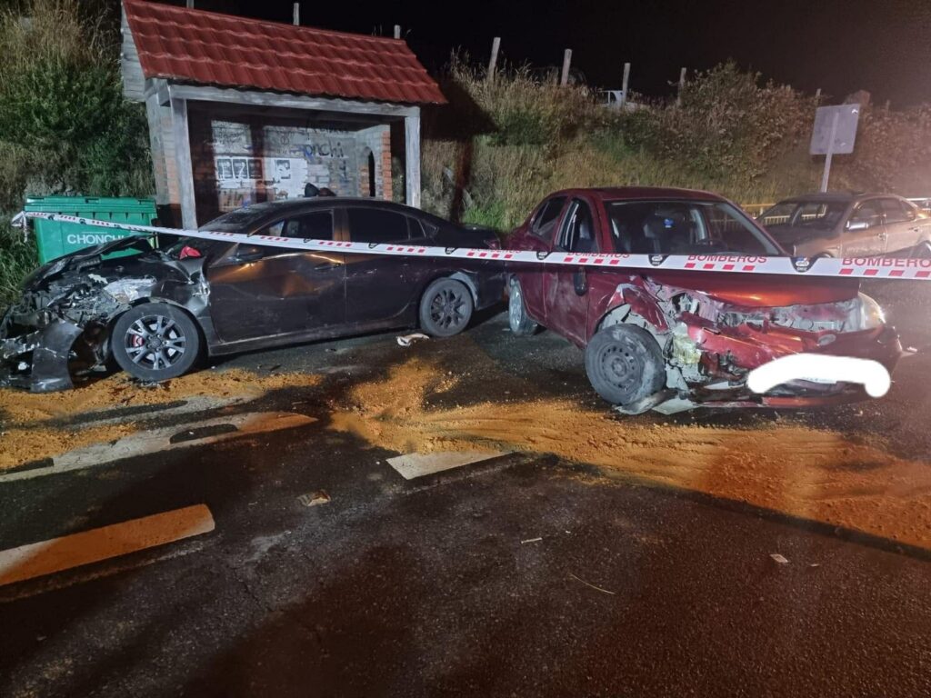 accidente-rotonda-huitauque-chonchi-08-enero-1024x768.jpg