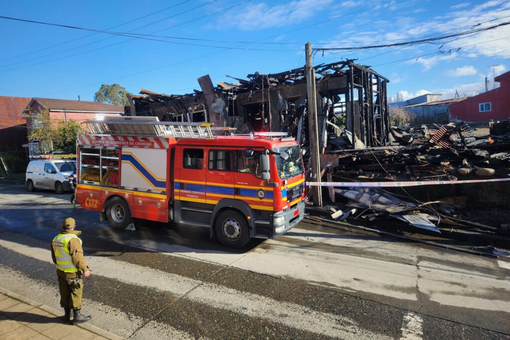 incendio-casona-chonchi-1024x683.jpg