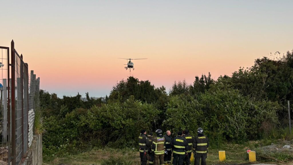 incendio forestal castro helicoptero