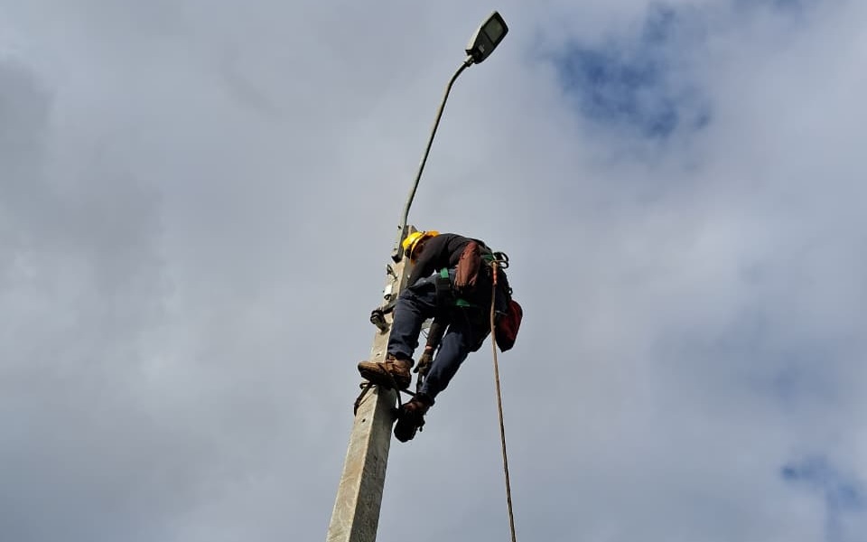 SAESA poste de luz SAESA poste de luz